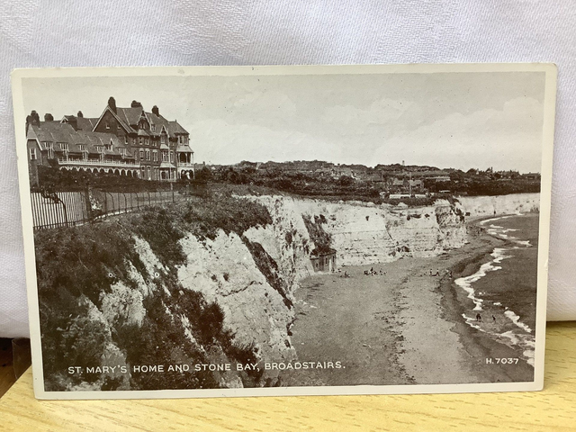 Broadstairs, St. Mary&#039;s Home and Stone Bay, Kent, Valentine &amp; Sons Ltd vintage postcard. Our Ref no. R563 £2.50