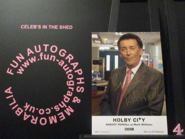 Robert Powell (Mark Williams) Authentic Autographed Holby City 6x4 Cast Card (4)