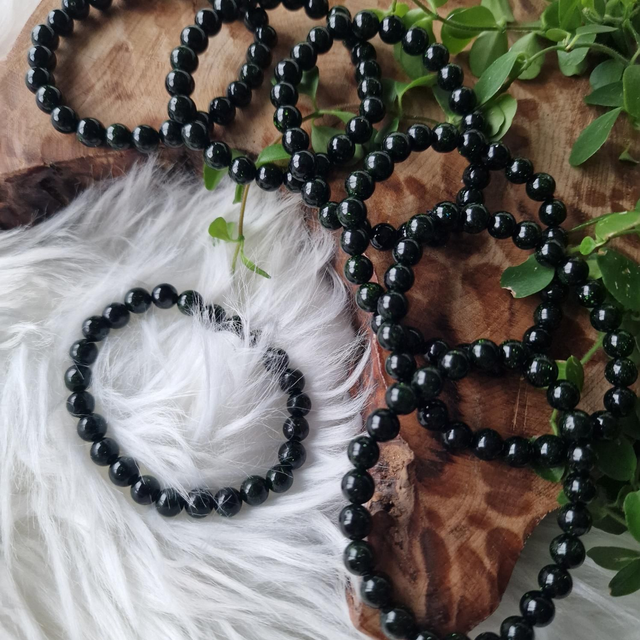 Green Goldstone 8mm beaded bracelet 