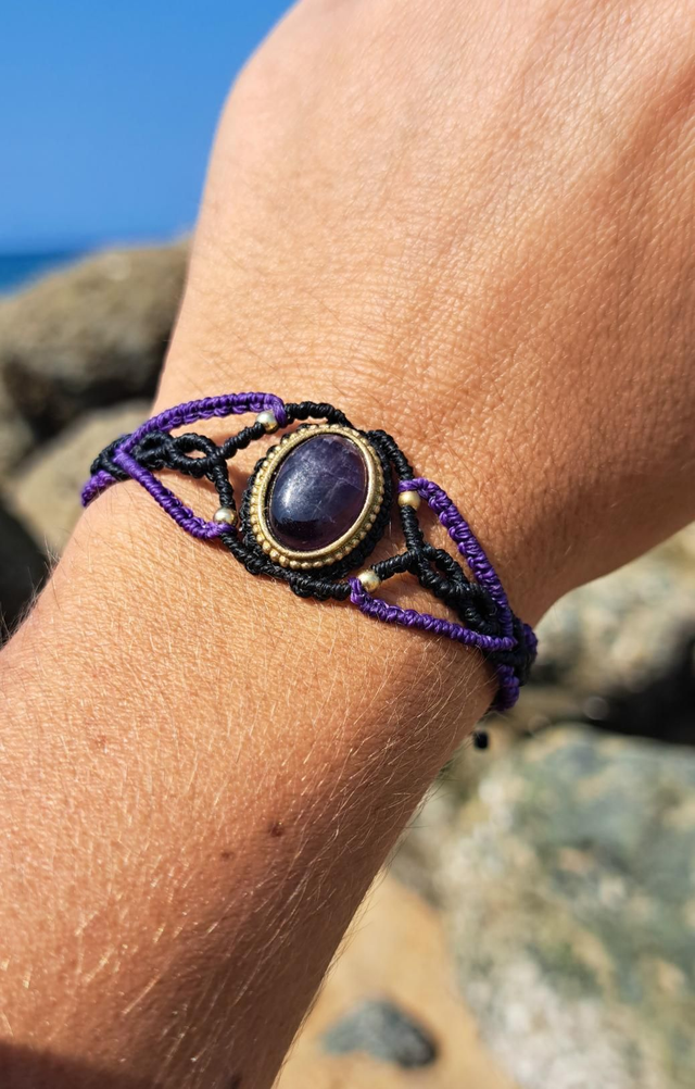 Manchette micro-macramé améthyste 