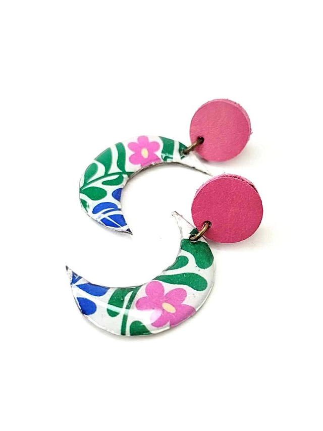 Boucles d'Oreilles Lunes Minimalistes en Carte de Tarot &amp; chutes de Cuir Recyclées - Florales