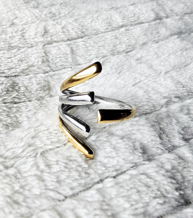 Bague "Lou" en acier bicolore, réglable à l'avant