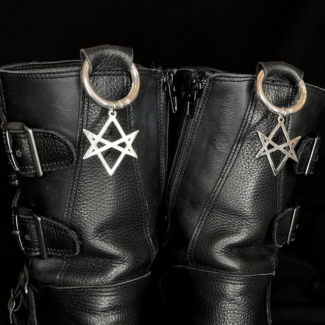Hexagram boot clip