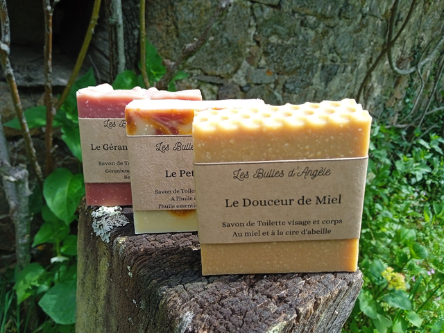 Sélection du savonnier N°2- Le Douceur de Miel- Le Petit Grain- Le Géranium Ylang ylang- Lot de 3 savons