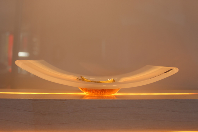 o4 Schale konvex gewölbt . quadratischer Akzent vergoldet . tk o o62019 05 