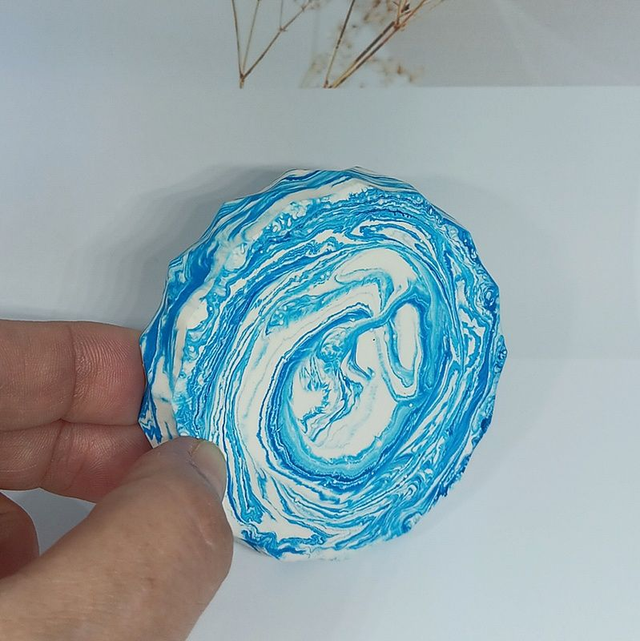 Coupelle/Soucoupe en Jesmonite bleu et blanche, Création Fait de mes Mains