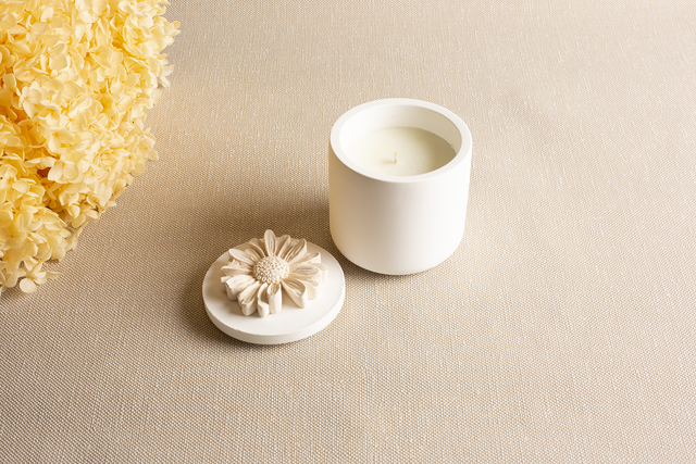 Vela em copo Minimalista com Margarida