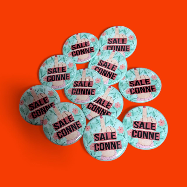 Badge SALE CONNE
