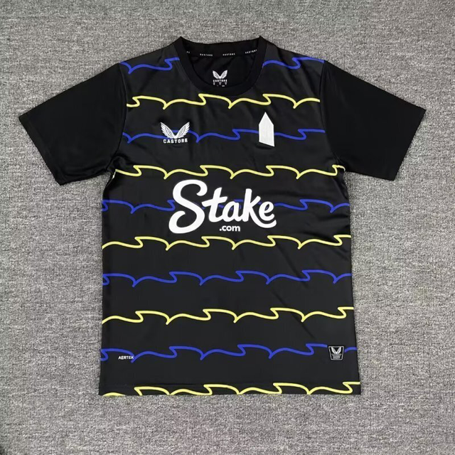 Tercera equipación Everton 25, 26