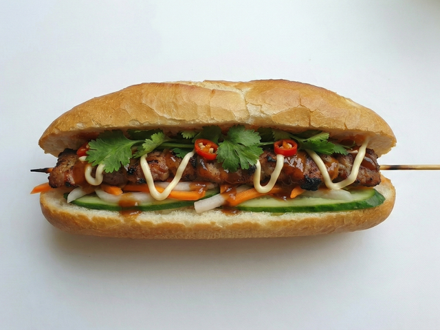 Baguette mit Spießchen vom Schwein (Bánh Mì Thịt Nướng)