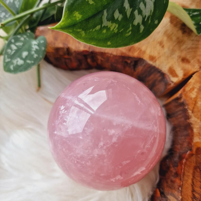 Rose Quartz Large Sphere 592g 