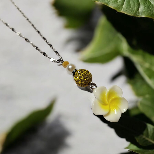 Collier acier inoxydable et cristal jaune et blanc fleur