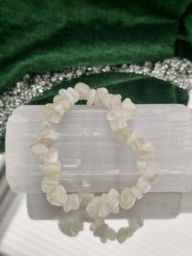 Moonstone chip bracelet 