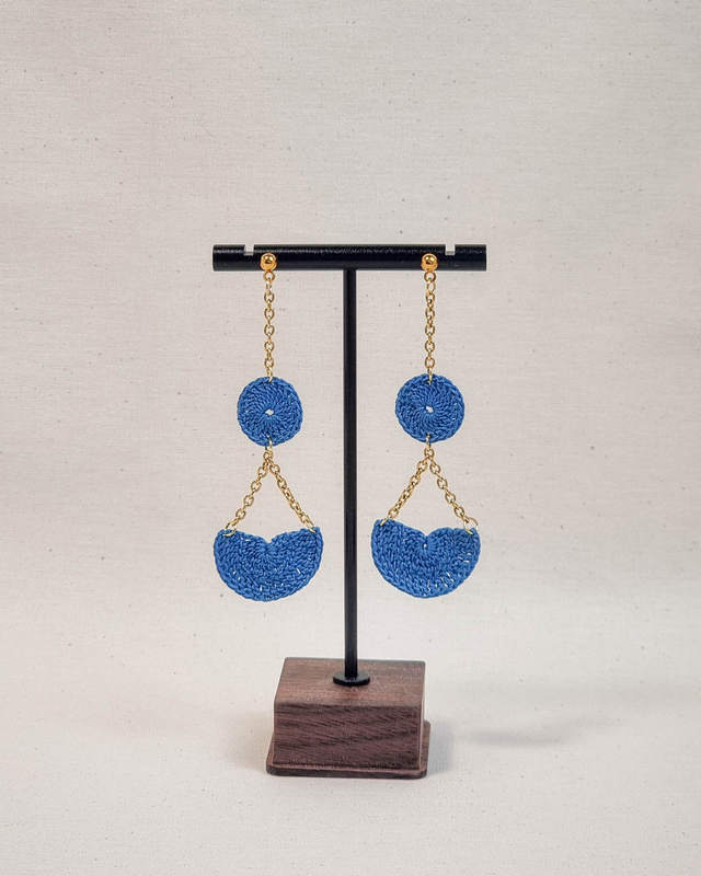 Kvačkani uhani modri