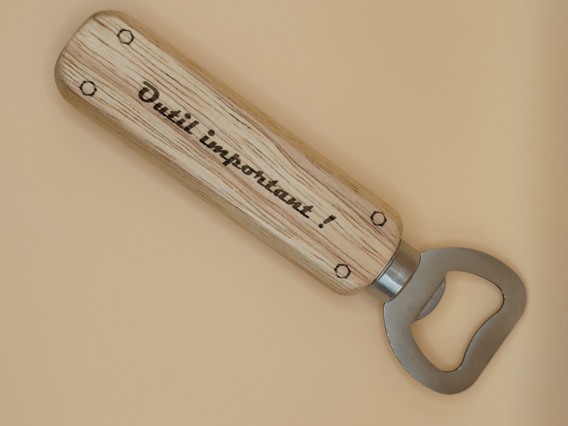 Décapsuleur &quot;Outil important&quot;