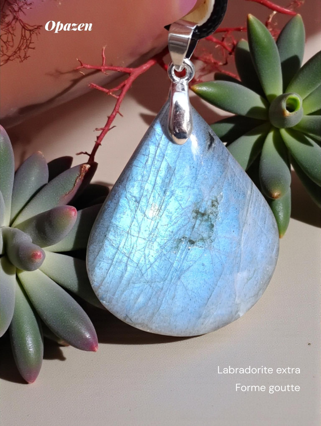 Pendentif Labradorite reflets bleus 