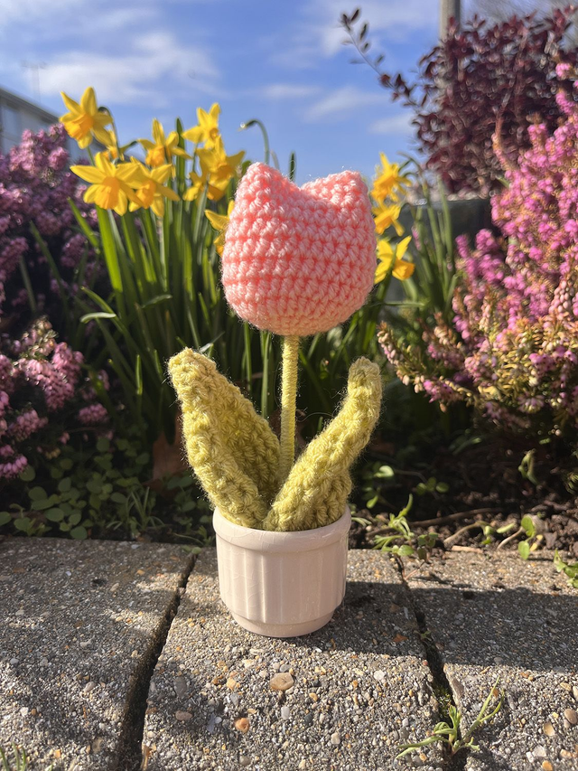 Crochet Tulip (Peachy Pink)
