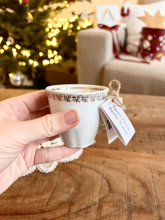 đ Bougie Rocher pralinĂ© - tasse Ă cafĂ© "frise dorĂ©e"