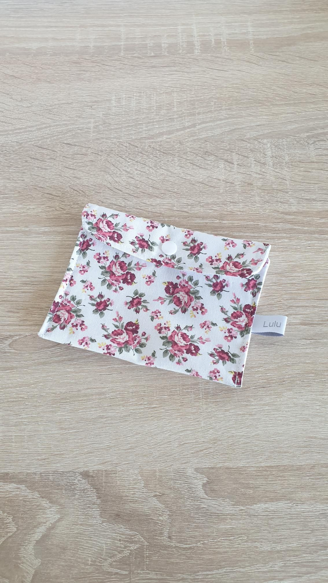 Pochette imperméable roses