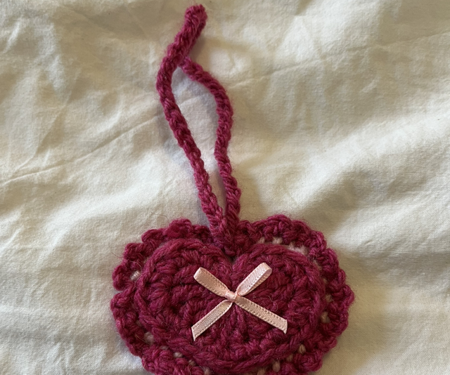 Porte clé cœur à froufrous