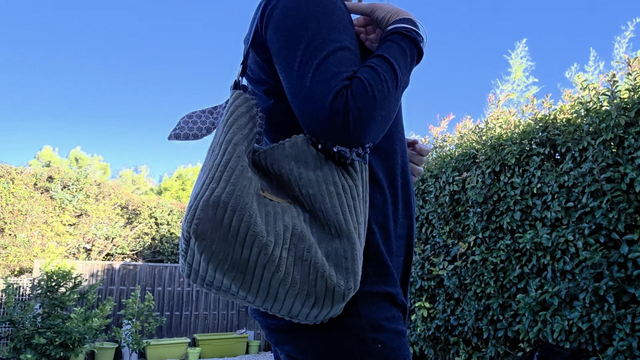 Sac à main porté épaule velours vert olive