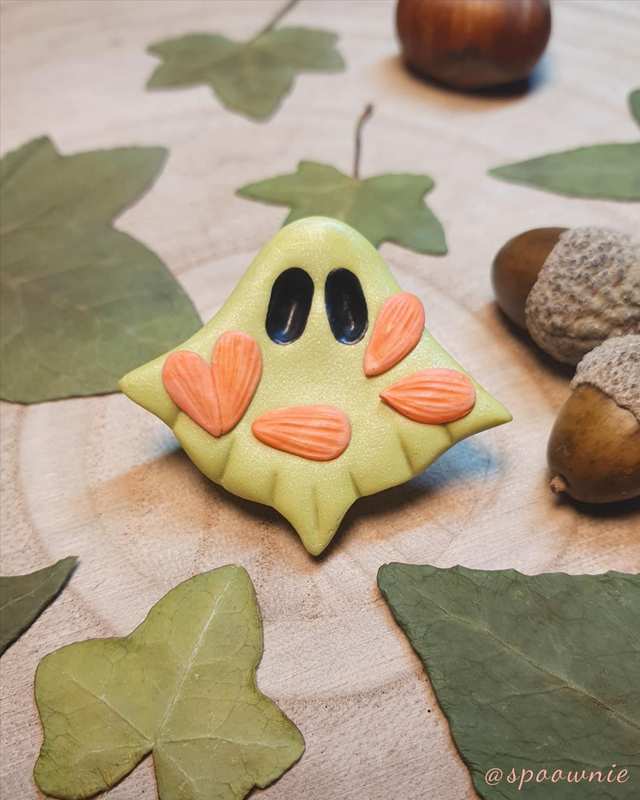 Pins Fantôme vert Champêtre