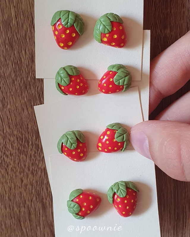 Boucles d'oreilles Fraises (puces)