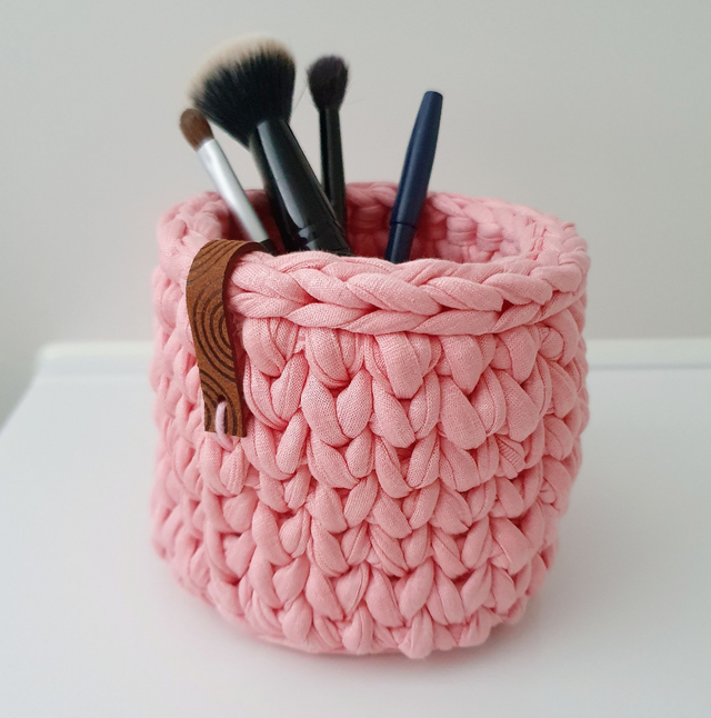 Gehaakt mandje klein - roze (8cm Ø)