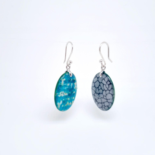 Boucles d&#039;oreilles vert gris bleu ovale
