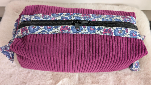 Trousse de toilette velours côtelé lilas