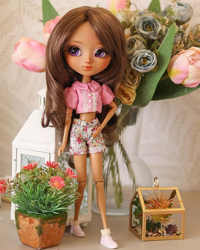 Casual blouse and skirt set for Pullip and Blythe dolls