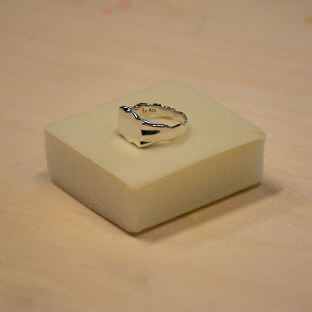 Aur Studio 'Edvard' Signet Ring (Silver)