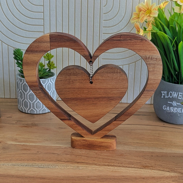 Double coeurs suspendus en acacia