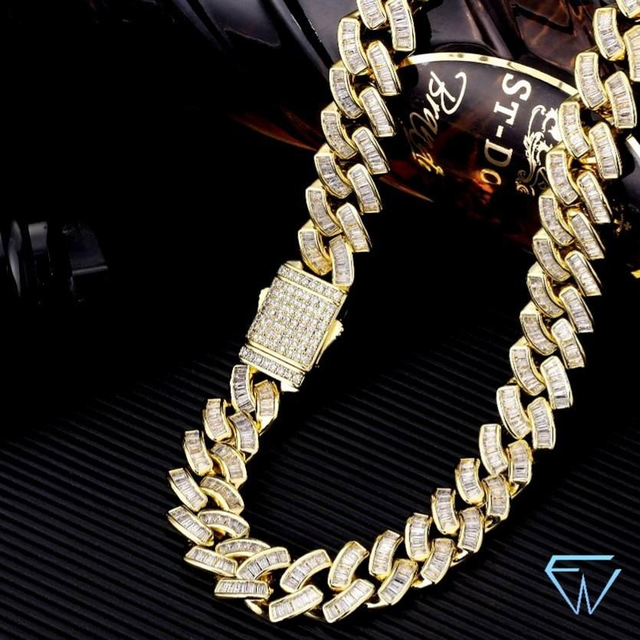 CHAINE MIXTE MAILLE CUBAINE PRONG LINK DE 12MM EN DIAMANT BAGUETTE PLAQUÉ OR 18K