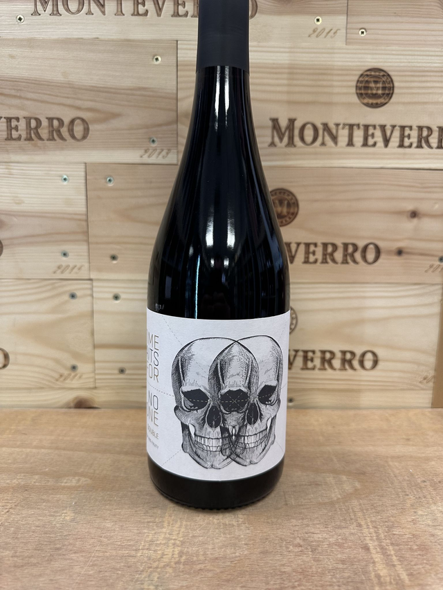 Finca Bacara, Time waits for no one, White Skulls