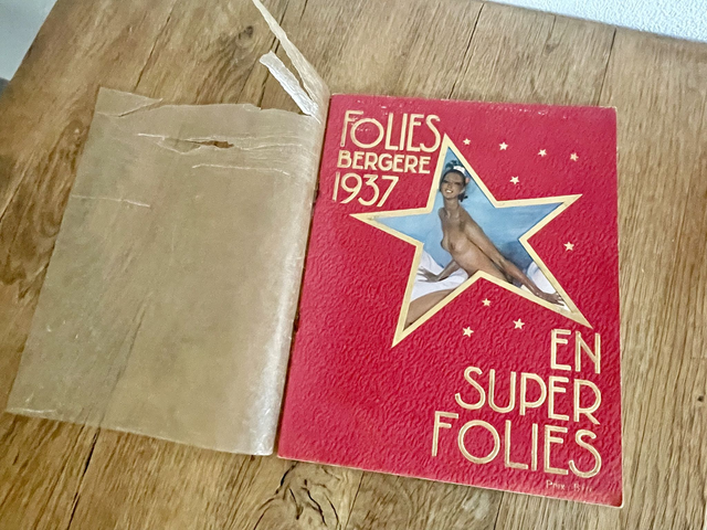 Revue Folies Bergère 1937. Paris. &#039;En super folies&#039;. Joséphine Baker