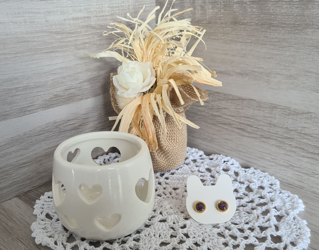 Boucles d&#039;oreilles clous en acier inoxdydable dorées et violettes