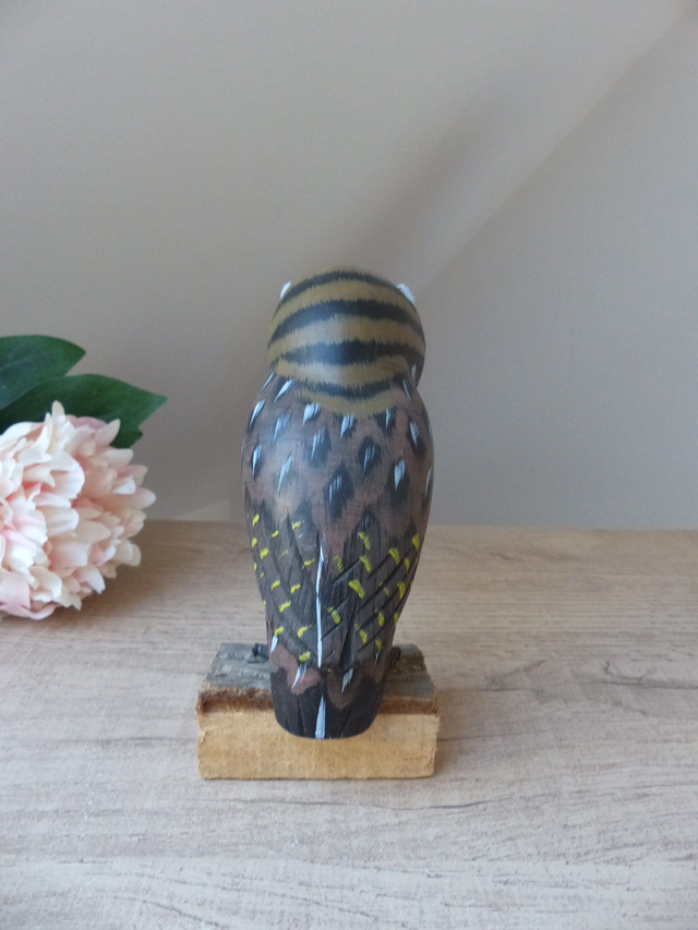 Figurine Hibou Vintage en Bois Peint – Sculpture Bleu Vert sur Socle, Décoration Animalière Cottage Ferme Maison de Campagne