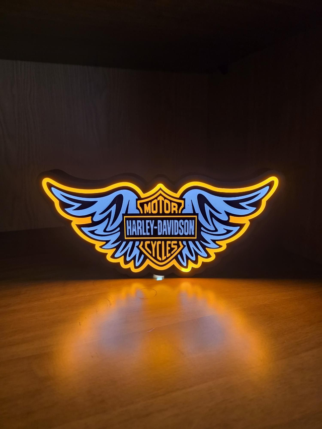 Lampada a forma di ali