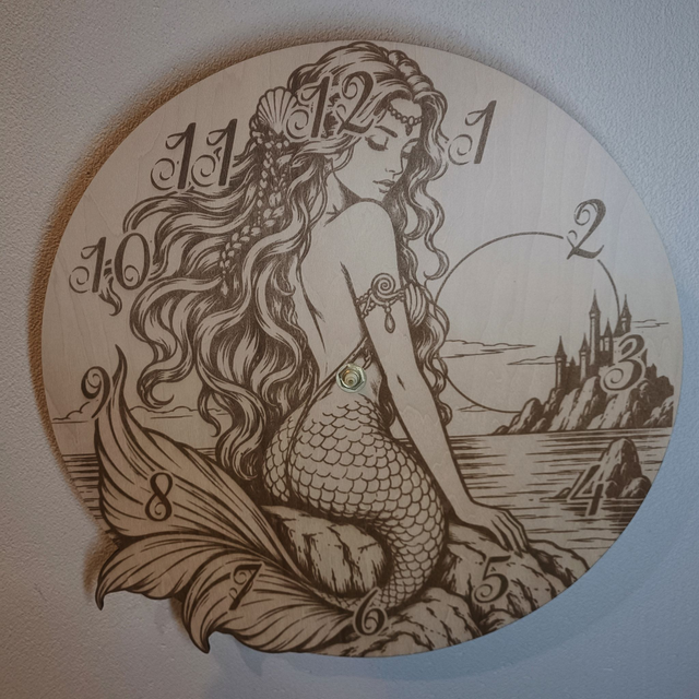 Horloge murale en bois – La Sirène