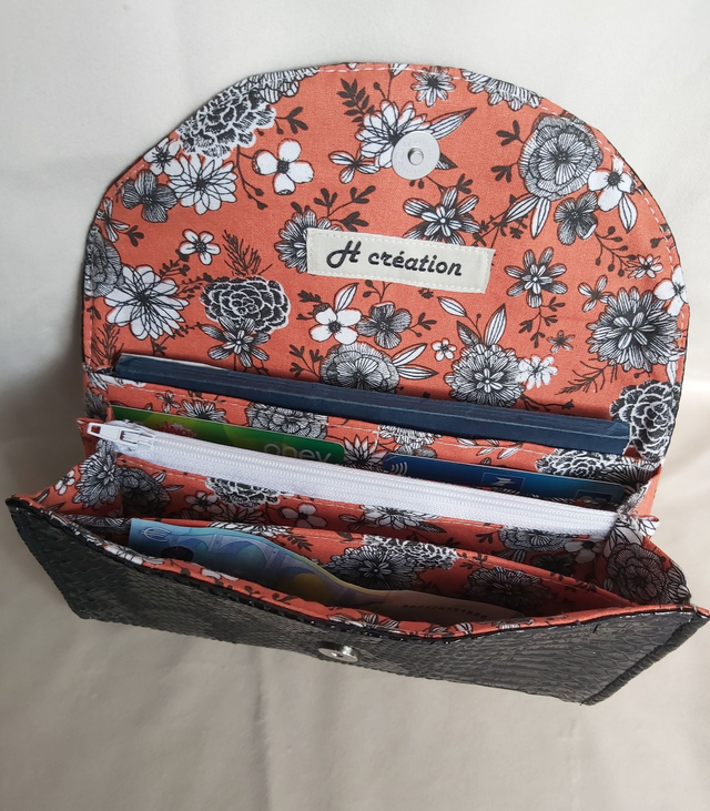 Portefeuille simili cuir noir fleur