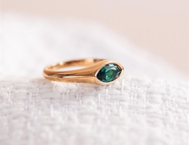 Bague Joli doré et émeraude acier inoxydable 