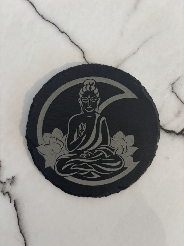 Bouddha gravé sur ardoise de 10 cm de diamètre