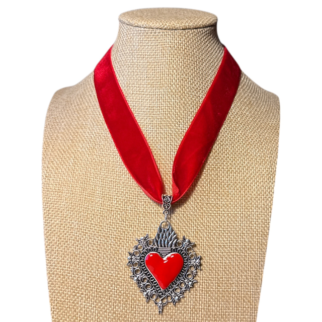 Collana velluto rosso e cuore ex-voto rosso 25DN-10