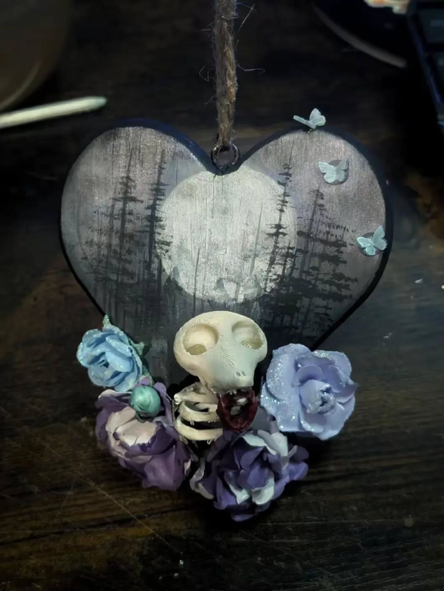 Medium Heart Hanger - Scraps