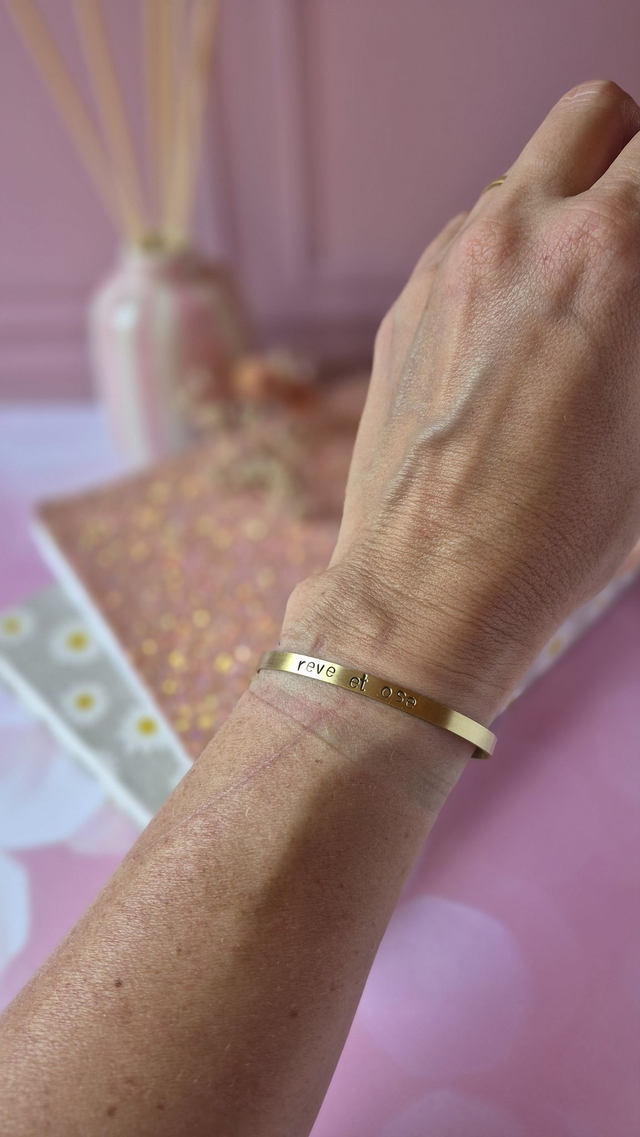 Bracelet mantra "La vie est belle"