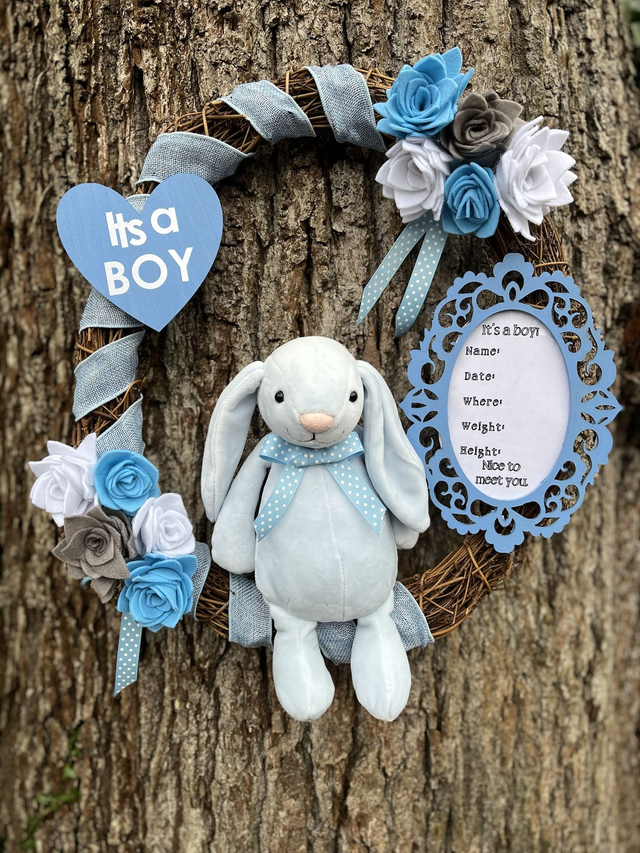 Baby shower wreath