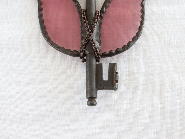 🗝️ Clé volante "Dark Fantasy" en vitrail