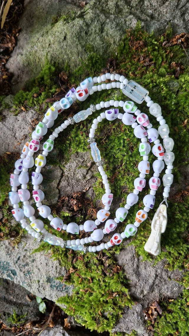 Chapelet Santa Muerte blanca