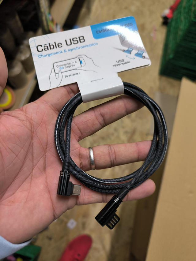 CABLE USB TYPE C EMBOUTS COUDÉS CHARGE ET SYNCHRONISATION 1,20 M